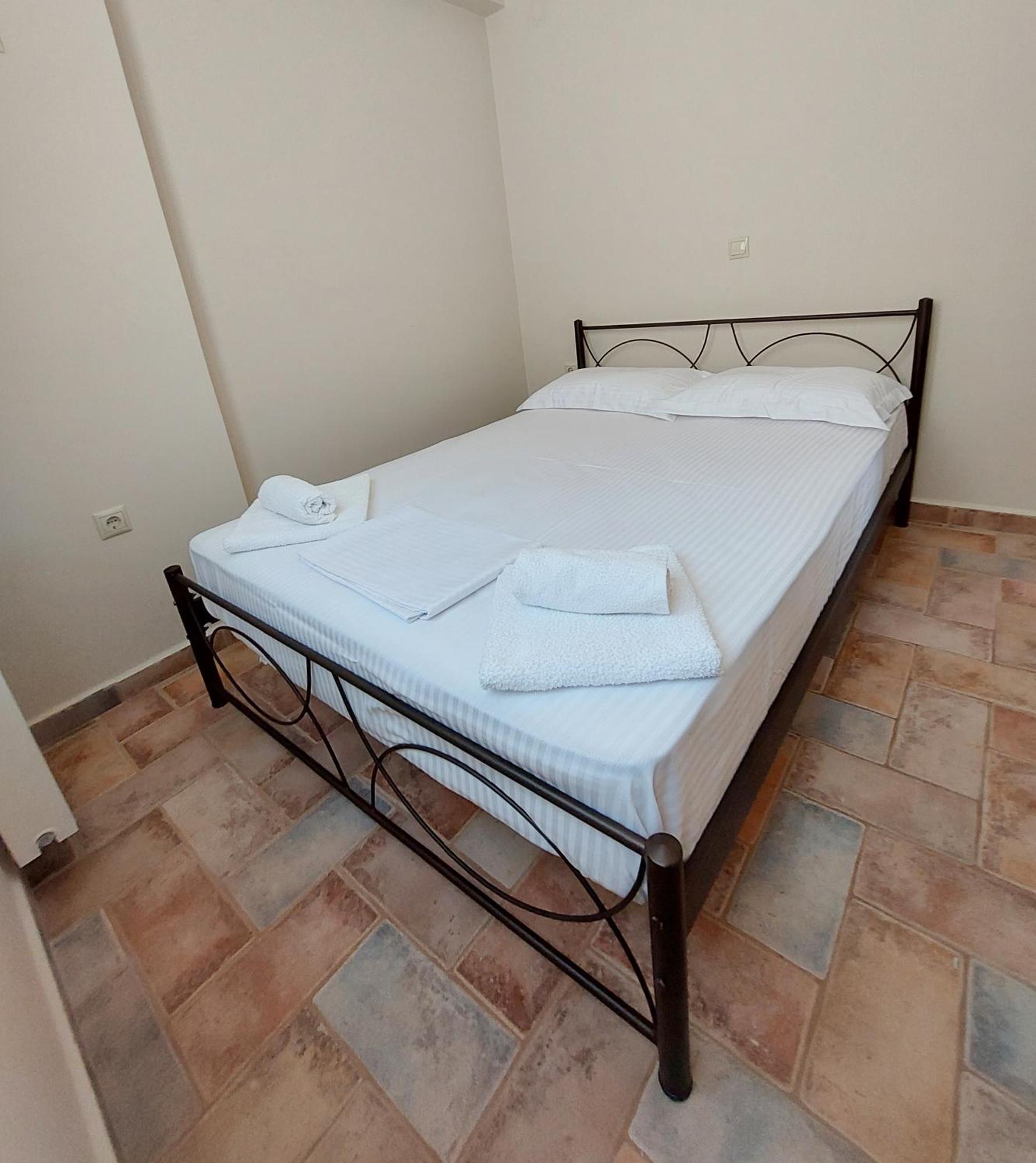 Apartamento Golden Sunrise Githio Habitación foto